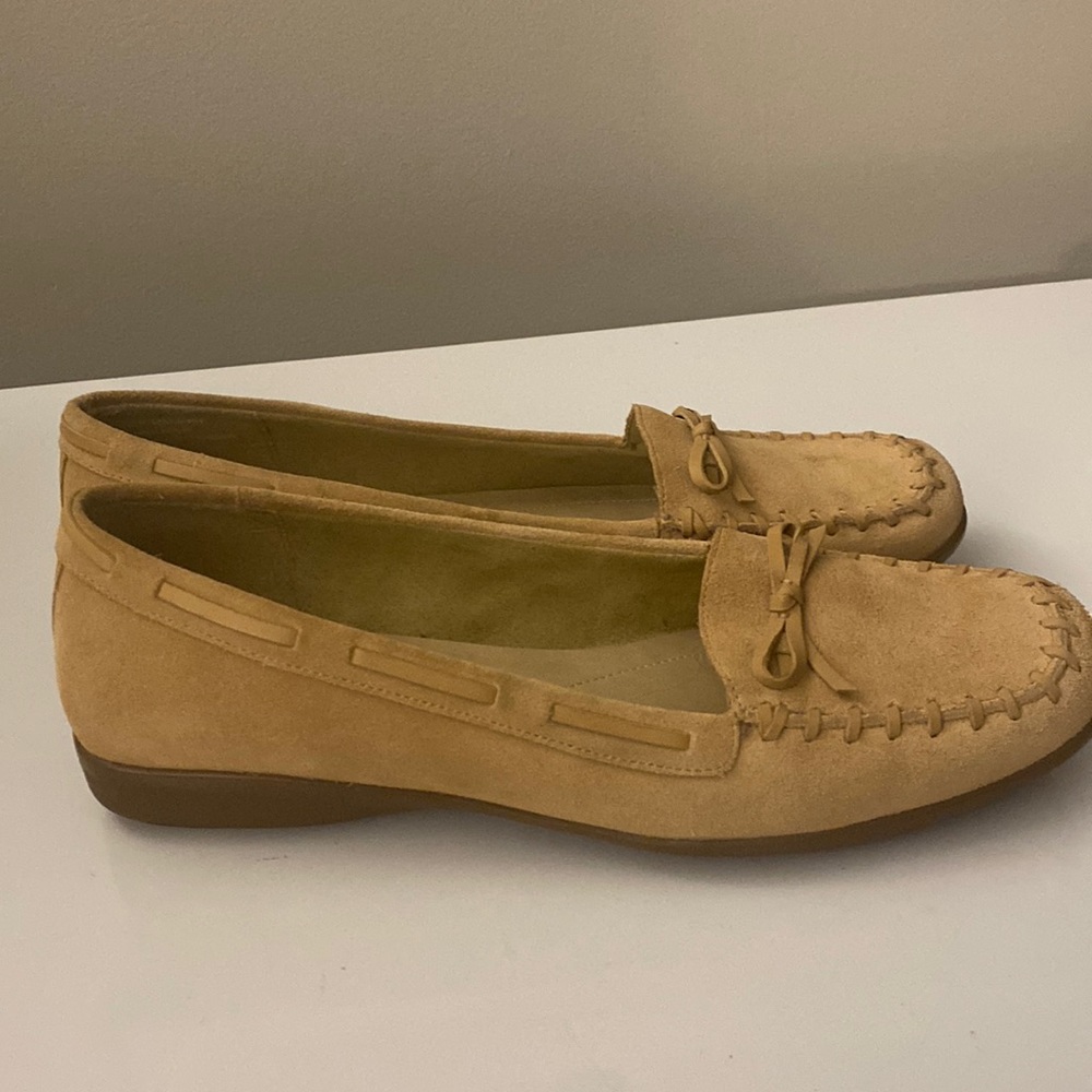Naturalizer Leather Upper Loafer Bow Suede